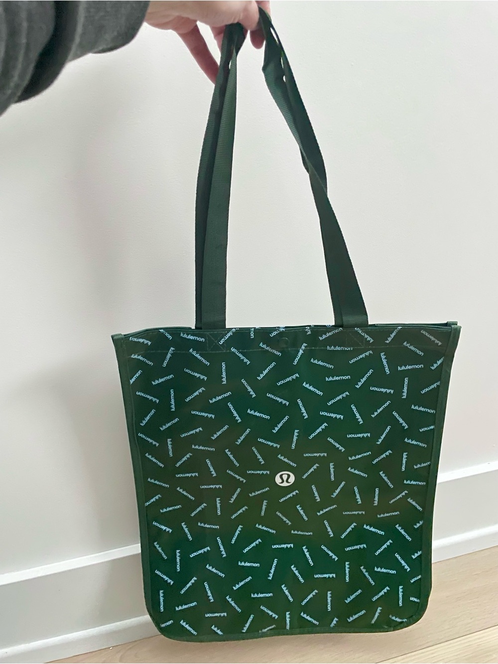 New! Lululemon Logo Reusable Large Shopping Tote Bags. Green. 14”x16” Set of 5